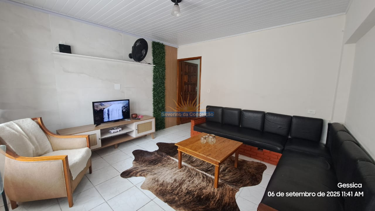 Casa mobiliada com edícula à venda no centro Peruíbe