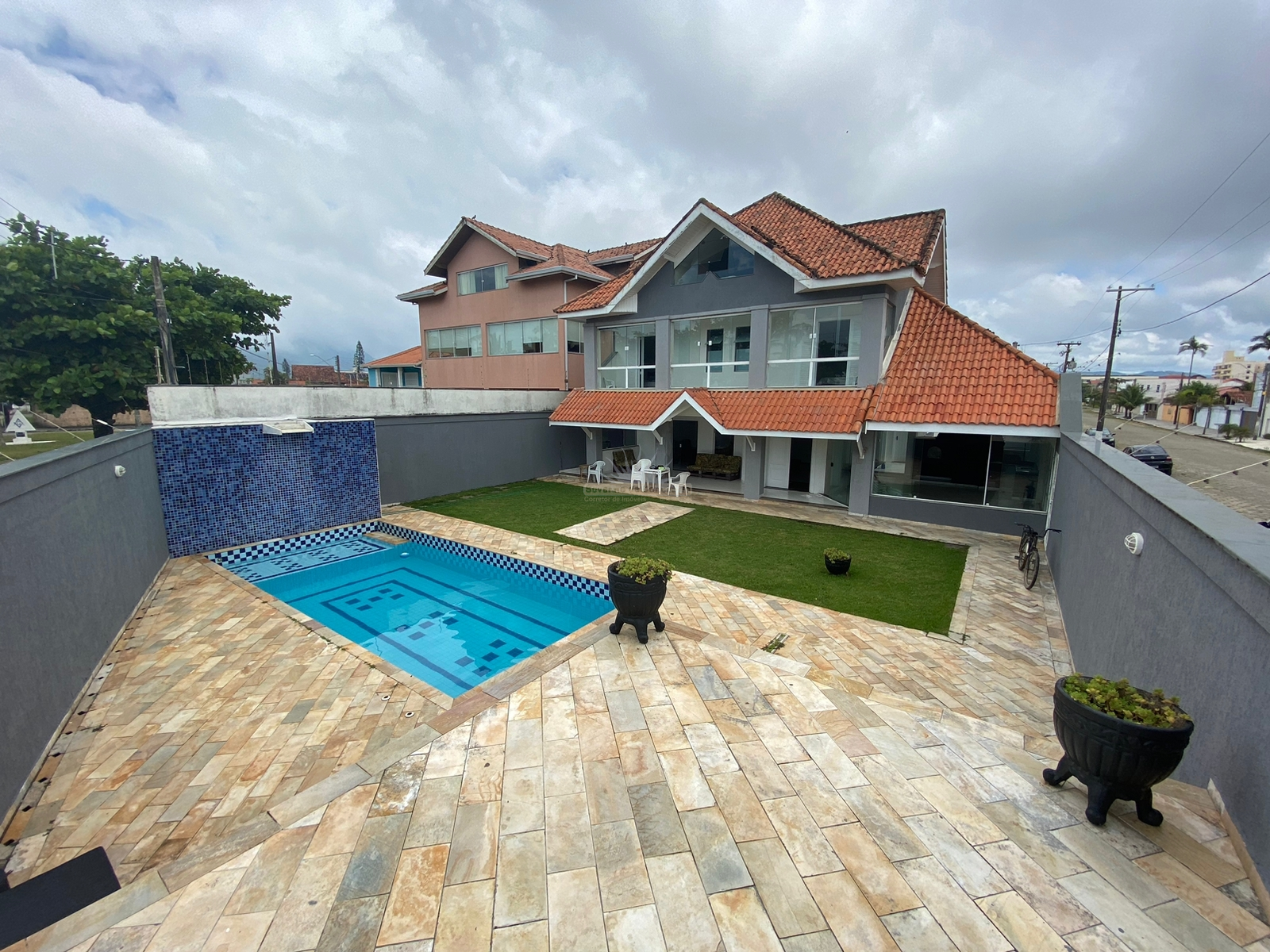 Sobrado de Luxo em Frente Mar