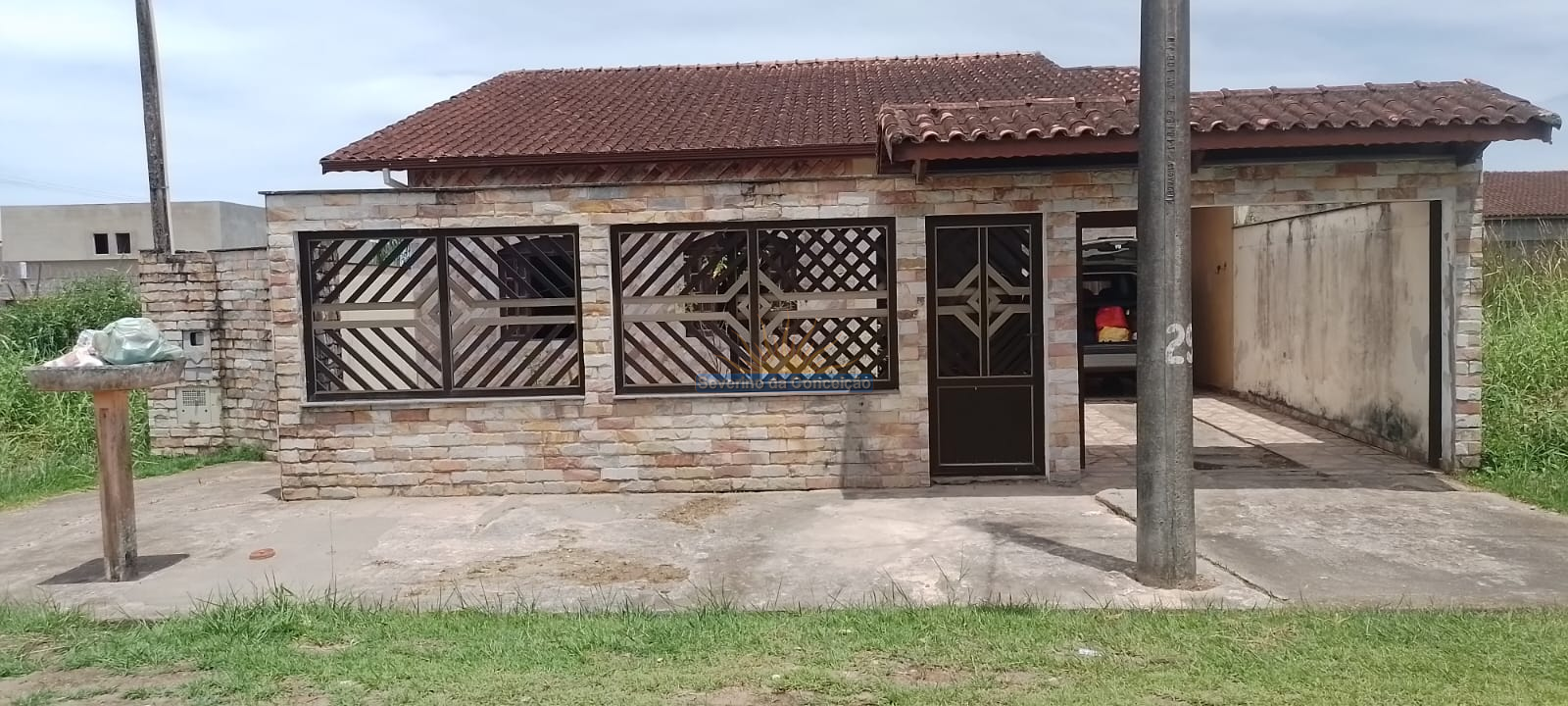 Casa Mobiliada com piscina para alugar - Condomínio Fechado