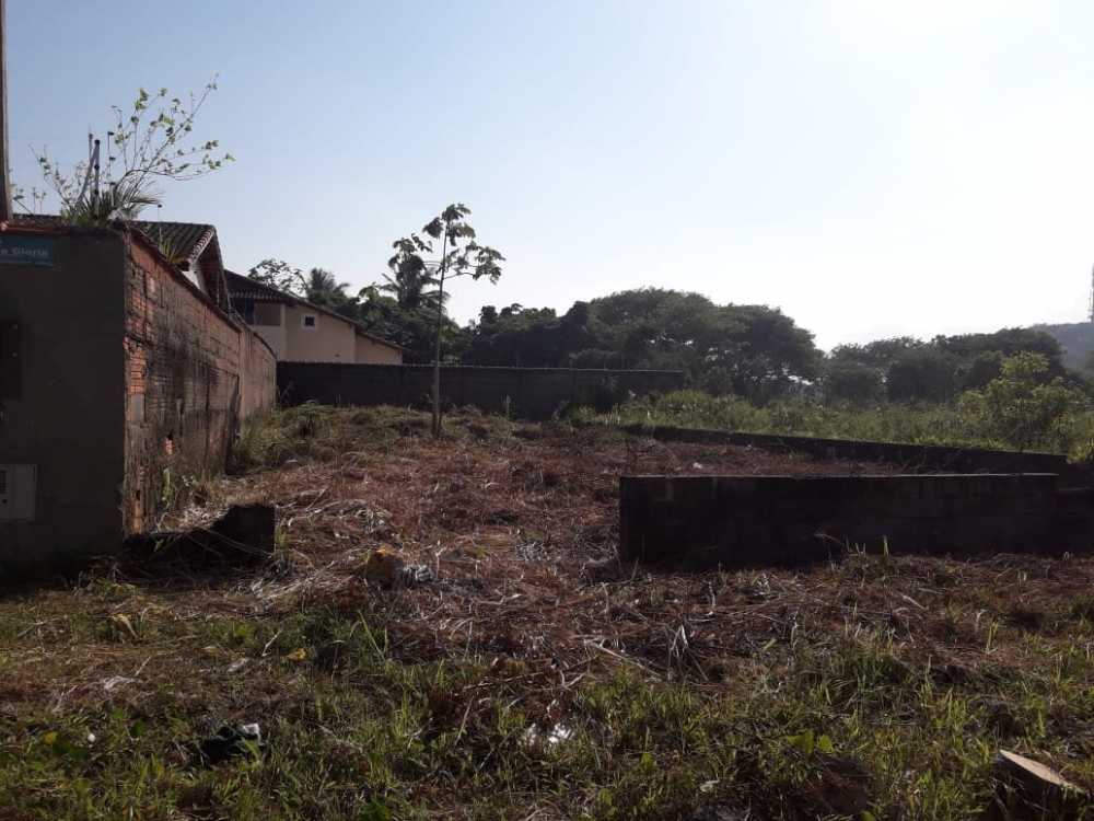 Vende-se terreno